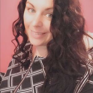 Meet your Posher, Holly